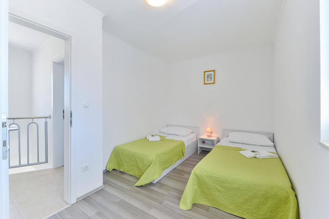 Apartments By The Sea Nin, Zadar - 13172 Dış mekan fotoğraf