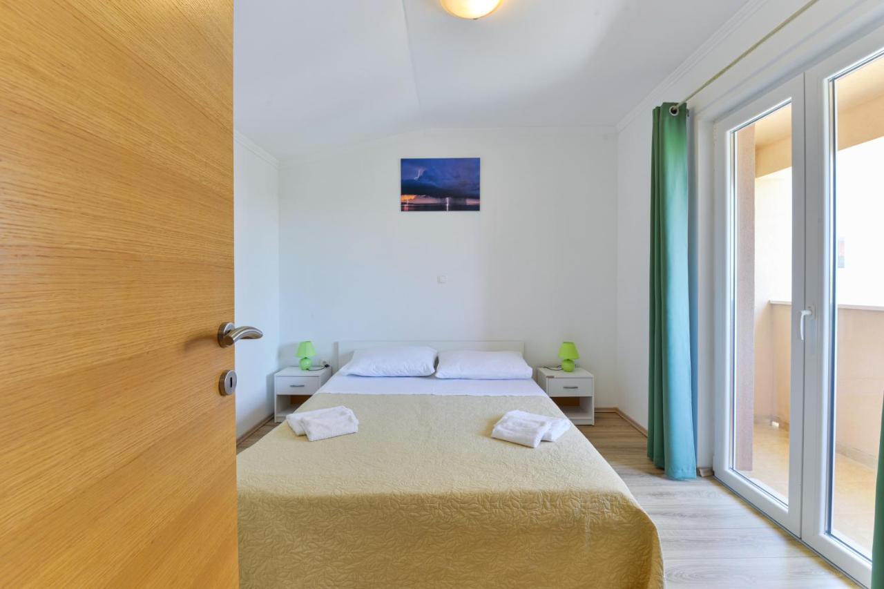 Apartments By The Sea Nin, Zadar - 13172 Dış mekan fotoğraf
