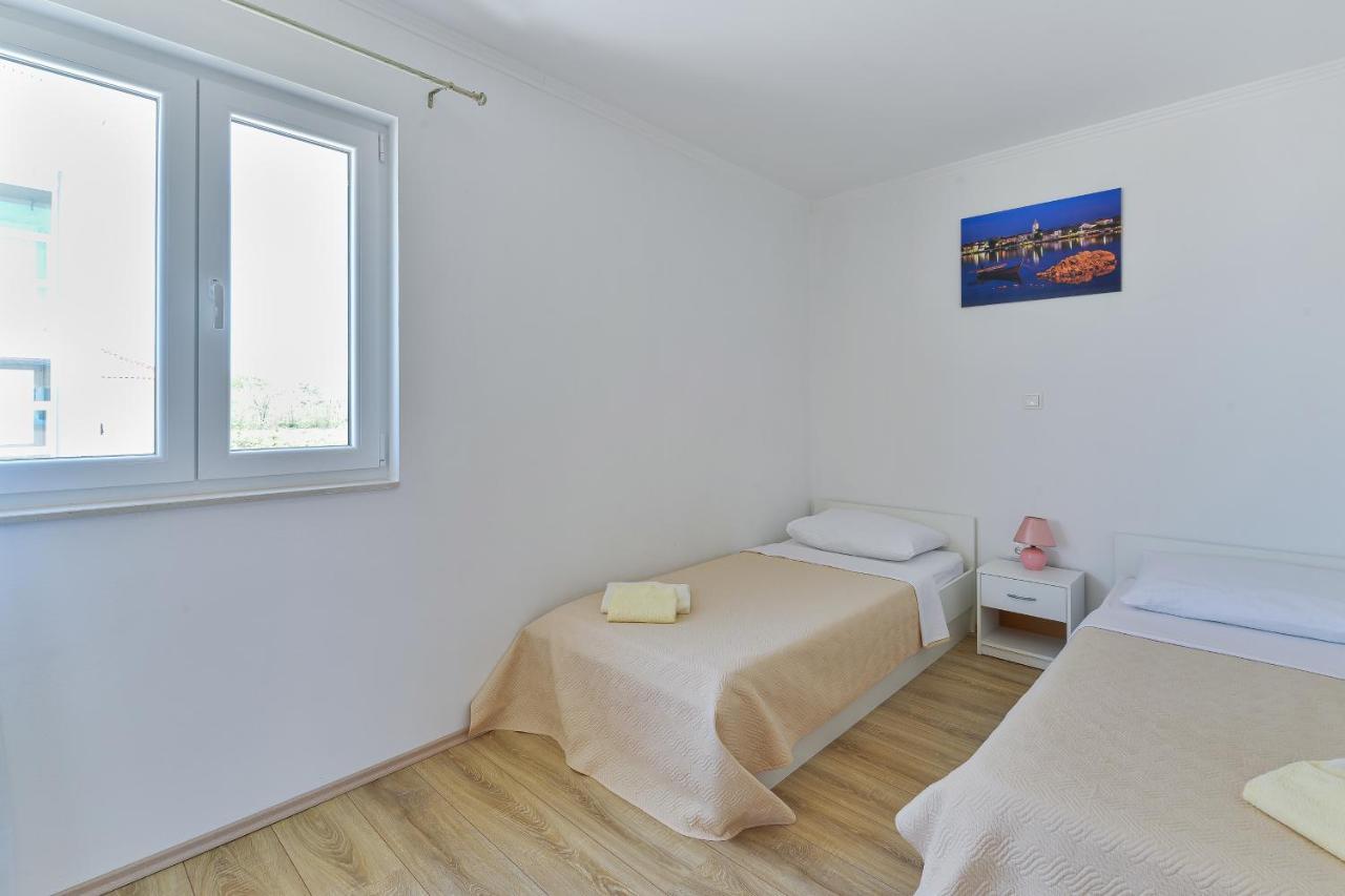 Apartments By The Sea Nin, Zadar - 13172 Dış mekan fotoğraf